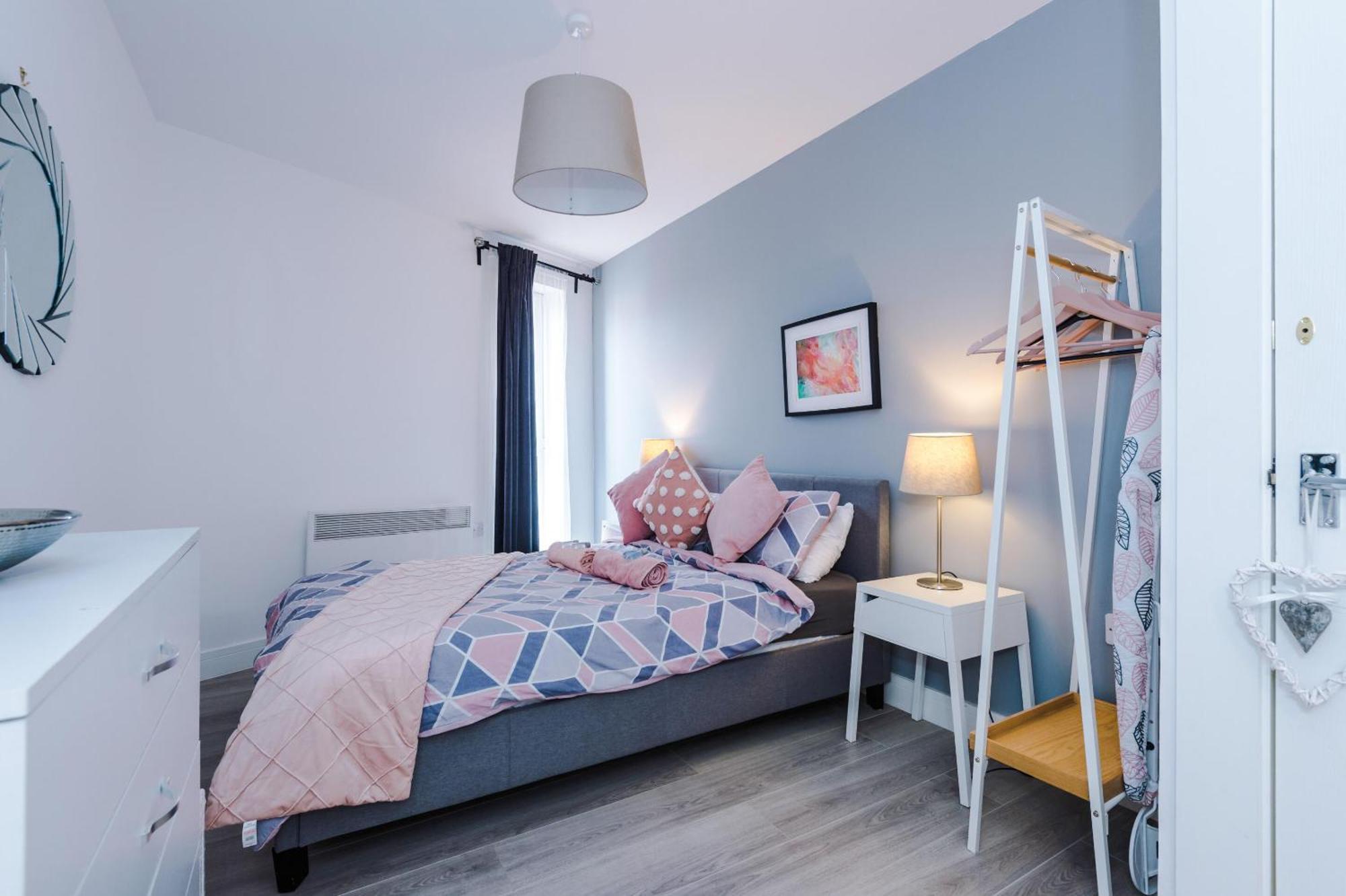 Opp Liverpool - Perfect For Contractors And Travellers, Big Savings Booking 4 Nights Or More! Apartment Phòng bức ảnh